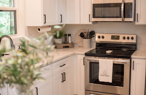 Monteagle House | Caverns,Sewanee, Hikes,Waterfalls : Tiny Basecamp