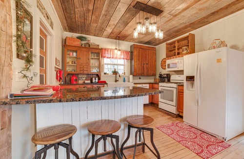East Jordan House | ‘Cedar Creek Guesthouse’ 3 Mi to Lake Charlevoix