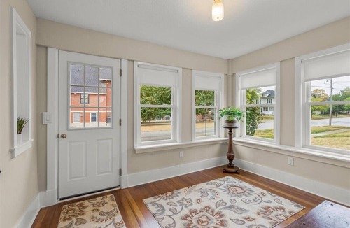 Cedar Falls House | Cedar Falls Gem: Vintage Home With Modern Comforts Near Historic Downtown!