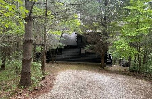 Birdseye Cabin | Cedar Gap Hideaway in Indiana