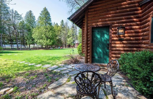 Ephraim Cottage | Cedar Hideaway | Cozy Nights & Bay Sunsets