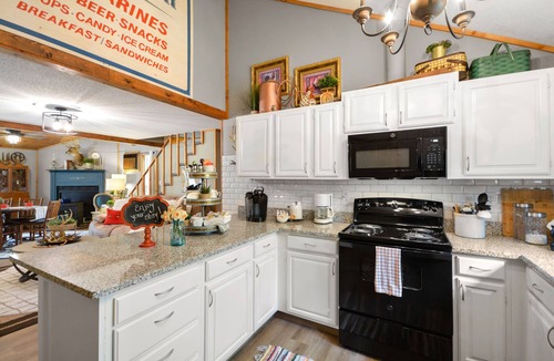 The Woods House | Cedar Loft at The Woods-Vintage Chic Cabin Retreat with Amenities Access