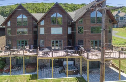 McHenry House | Cedar Shores Villa #08