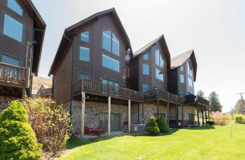 McHenry House | Cedar Shores Villa #09