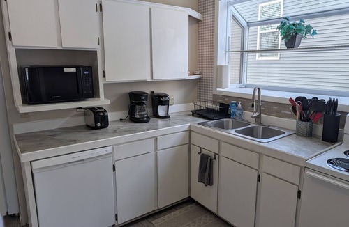 Beulah House | Centennial House - Historic Home with Lakeview! Just 2 blocks from Downtown and Beach!