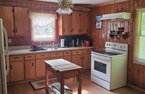 Smithville Cabin | Center Hill Lake - Holmes Creek Cabin - Half Mile From Boat Launch