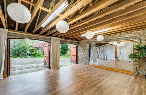 Malham House | Central Malham Wellbeing Escape, 4-bed house with yoga studio
