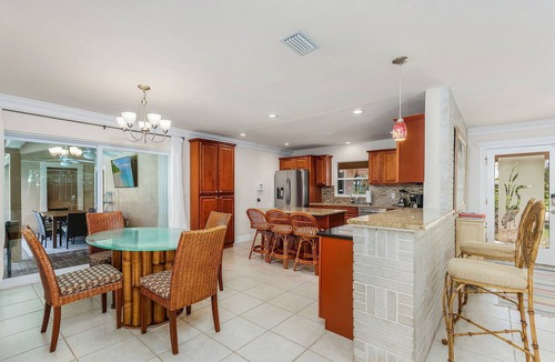 McGregor House | Central Retreat! Easy access to beaches and downtown Ft Myers.