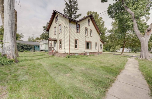 Albion House | Centrally Located Albion Home with Screened Porch!
