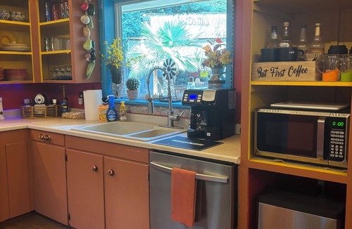 Hot Springs House | Centrally located to all attractions Pet friendly! Walk to Oaklawn