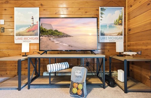 Stevensville Ski Chalet | Chalet 94 Lakeview Nr Beach and Resort Amenities