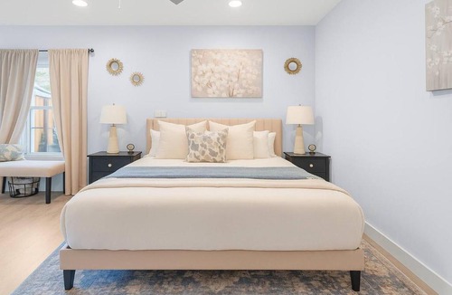 Charlotte Villa | Charlotte Twin Retreat