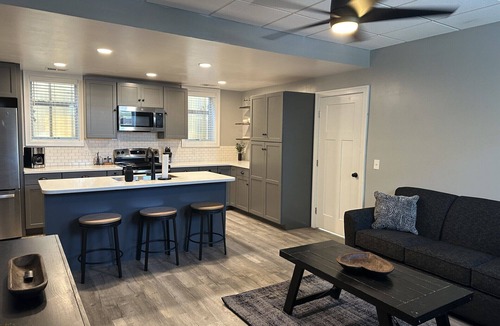 Frankfort Apartment | Charming 1-bedroom apartment downtown Frankfort 3 blocks from the beach!