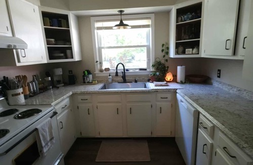 Greenville House | Charming 1-bedroom bungalow, just 1.5 miles from downtown Greenville!