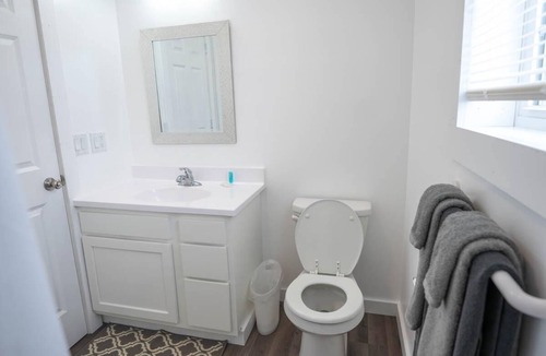 Laurium Cottage | Charming! 1 Bedroom Cottage- ski, snowmobile,Mountain bike