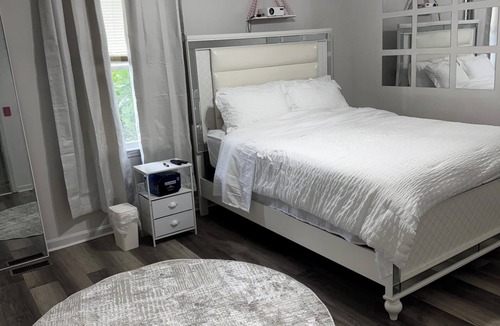 Richmond House | Charming 1-bedroom house with WiFi and AC in serene Richmond