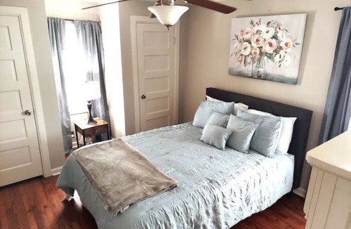 Turner Park House | Charming 1930's Retreat- Univ Tulsa/Fairgrounds