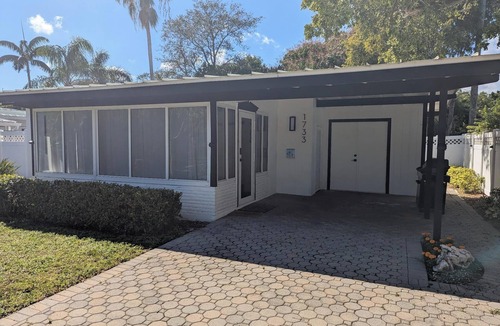Poinsettia Heights House | Charming 2-bedroom, 2Bath Retreat in Fort Lauderdale, FL