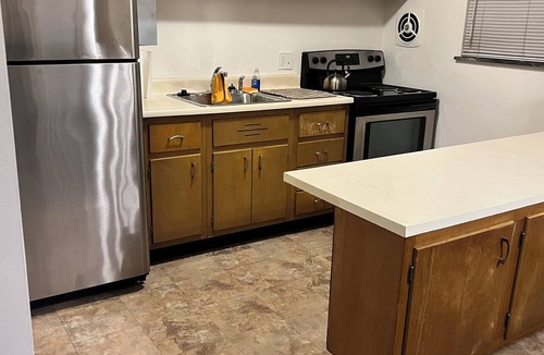 Finneytown Apartment | Charming 2-bedroom apartment with WiFi, AC in pleasant Cincinnati, OH