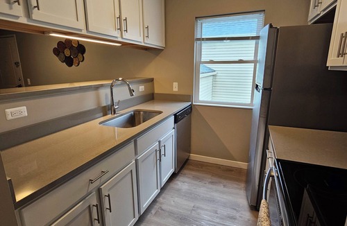 Bryant Pattengill East Apartment | Charming 2-bedroom apartment with AC, WiFi in amazing Ann Arbor