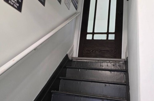 Jefferson Chalmers Apartment | Charming 2-bedroom apartment in vibrant Jefferson Chalmers neighborhood