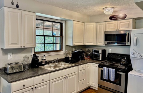 Eagle Rock Cabin | Charming 2-Bedroom Cabin Nestled on Craig Creek in Eagle Rock, Virginia