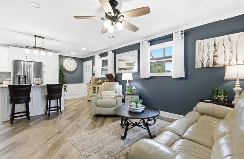 Pleasure Ridge Park House | Charming 2-bedroom home to make you feel at home away from home!