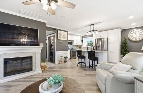 Pleasure Ridge Park House | Charming 2-bedroom home to make you feel at home away from home!
