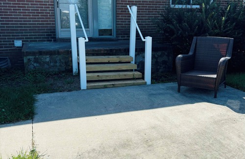 Lawton House | Charming 2-bedroom house with AC, WiFi. Perfect for UofM Gameday