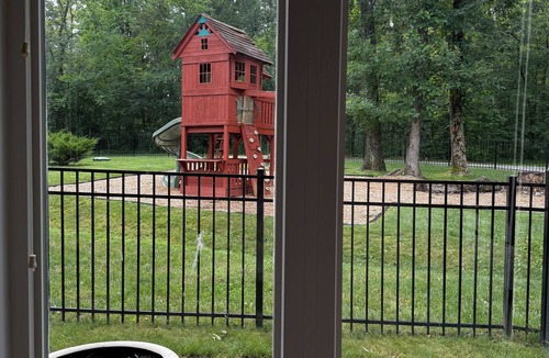 Franklin House | Charming 2-bedroom home on 15 acres is a Franklin Oasis