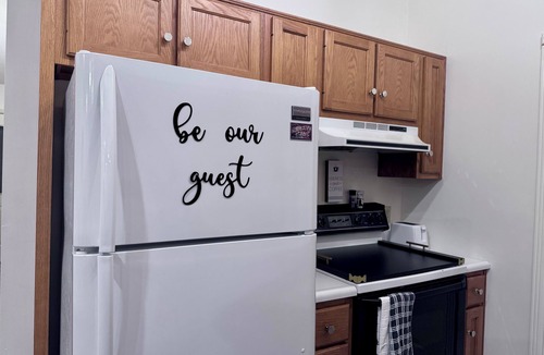 Cave City House | Charming 2-bedroom townhome near downtown Cave City. Child and pet friendly.