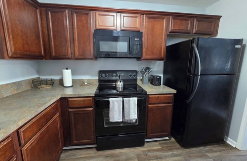 La Vergne House | Charming 2-bedroom townhome with WiFi, AC in fabulous La Vergne
