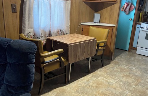 Lake Linden House | Charming 2-bedroom mobile home centrally located in enchanting Copper Country.