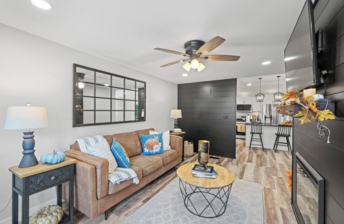 Madisonville House | Charming 2-bedroom house with Great kitchen space in Madisonville.