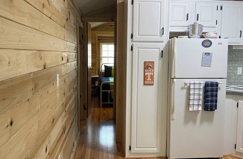 Maynardville House | Charming 2-bedroom home, sleeps 6, near Hickory Star Marina. Boat parking