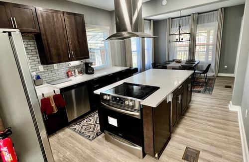 Sylvan Hills House | Charming 2BR/2BA 10min DT/Airport by LSP Homes