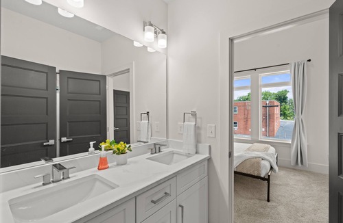 Radnor House | Charming 3 bed, 2.5 bath new construction with king, queen beds