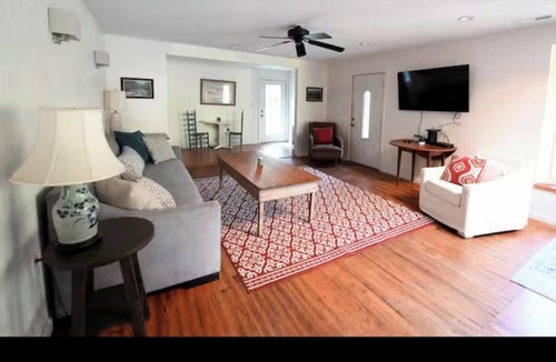 Woodfin Cottage | Charming 3-bedroom cottage in amazing Asheville with WiFi, AC