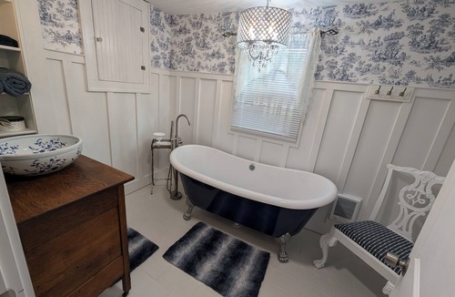 Eggleston House | Charming 3-Bedroom Farmhouse in Scenic Pembroke, VA - Sleeps 8