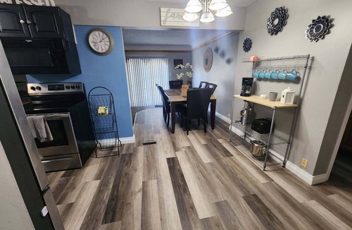 Wayne County House | Charming 3-bedroom Home Away From Home with comfort in Brownstown