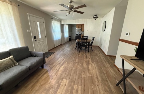 St. Peters House | Charming 3-bedroom house in St. Peters with AC and comfort