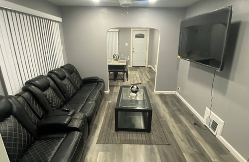 Detroit House | Charming 3-bedroom house in welcoming Detroit with WiFi, AC