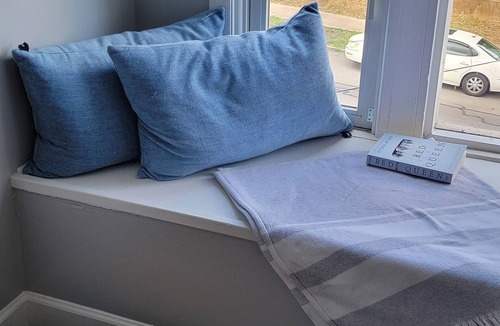 Roanoke House | Charming 3-bedroom house in Roanoke with fitness area, lots of space. Sleeps 6