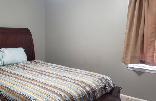 Oxford House | Charming 3-bedroom house with WiFi and AC in enjoyable Oxford.