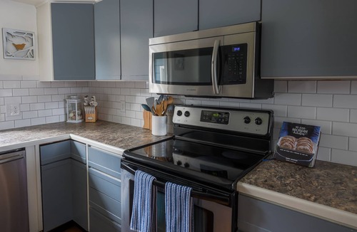 Hart House | Charming 3-bedroom house with private waterfront, hot tub & close to dunes