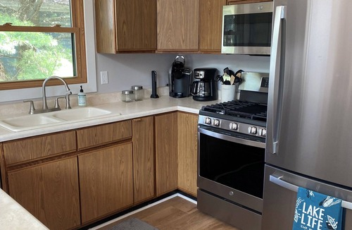 Nekoosa Cottage | Charming 3-bedroom plus loft cottage on Lake Arrowhead and near Sand Valley!