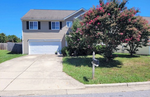 McLeansville House | Charming 3-bedroom house in delightful McLeansville with AC, WiFi