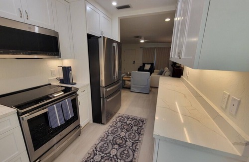 Saint Armands Key House | Charming 3BR St. Armands Retreat | Steps to Beach & Dining
