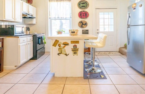 Tower Grove East House | Charming 3BR Tower Grove Family Home ABODEbucks
