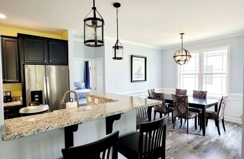Issue House | Charming 3BR with Fire Pit and Large Covered Porch